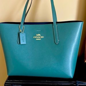 Coach tote.